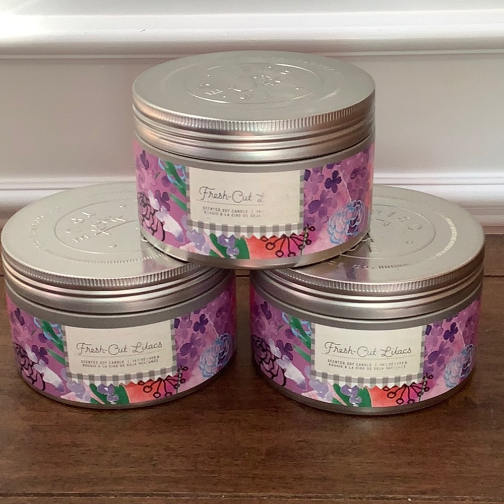 Tried & True Fresh Cut Lilacs, 14.1 oz. Tin Candle N🔥No Offer item🔥